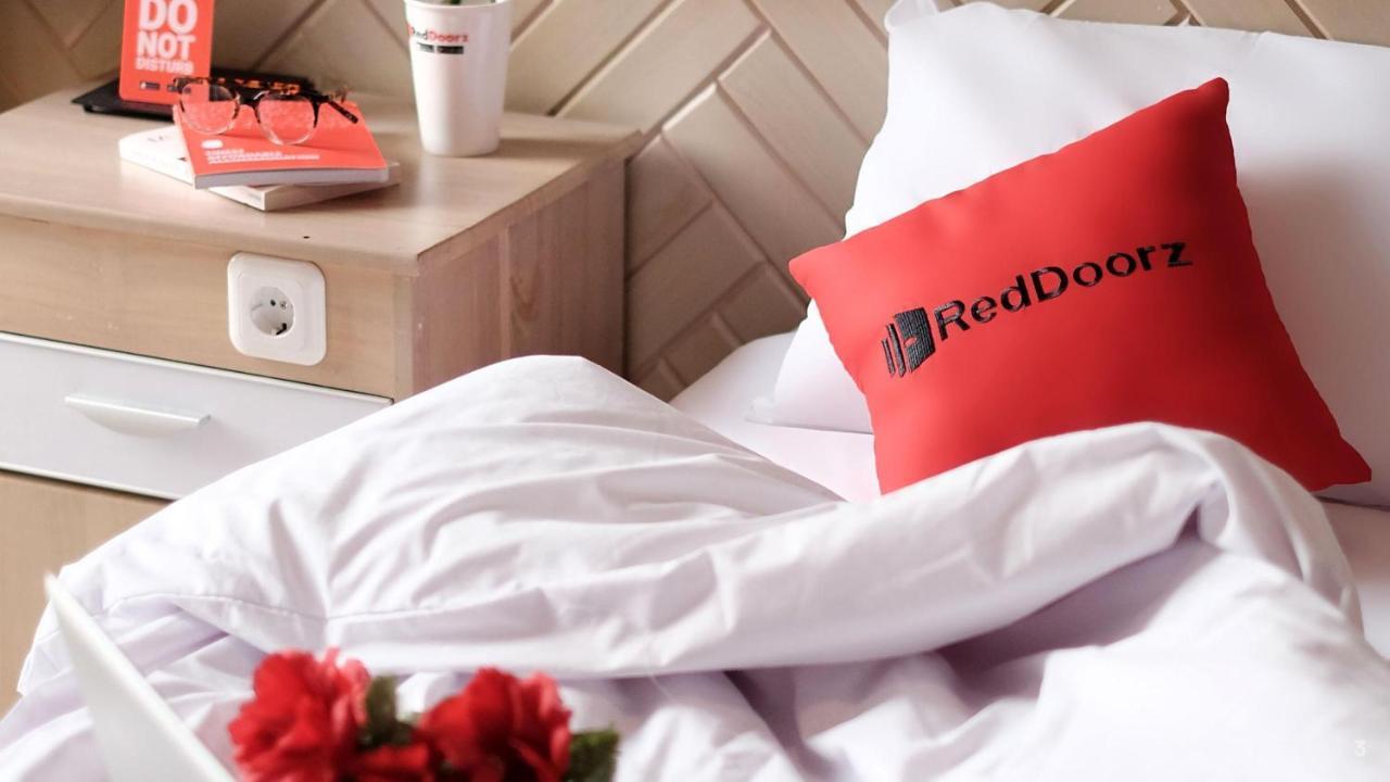 Reddoorz Bamboo Saigon Hotel Su Van Hanh Ciudad Ho Chi Minh  Exterior foto